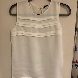 Beautiful top just in time for the holidays